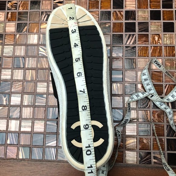 CHANEL Black and White Tweed Sneakers - Picture 14 of 14
